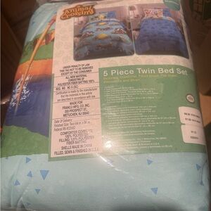 5 Piece Twin Bed Set - Blue